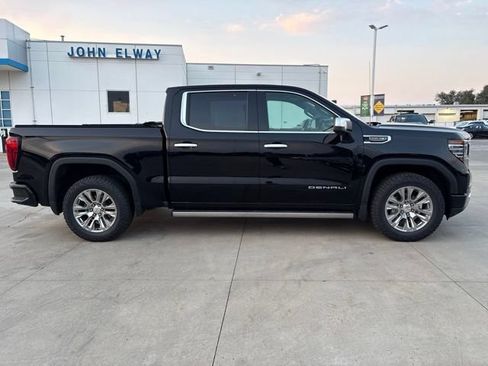 Used 2023 GMC Sierra 1500 Denali w/ Technology Package AWD/4WD image 4