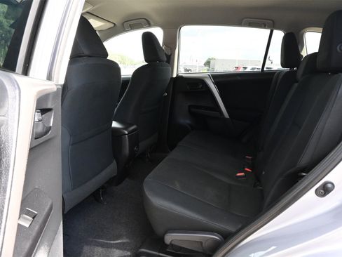 Used 2017 Toyota RAV4 LE image 19