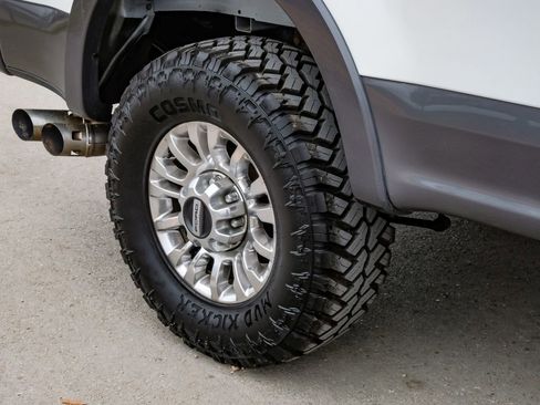 Used 2021 Ford F350 Lariat w/ Chrome Package image 61