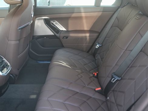 New 2026 BMW i7 eDrive50 w/ Premium Package RWD image 13