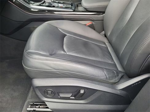 Used 2024 Audi Q7 3.0T Premium Plus image 15