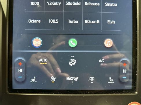 Used 2024 Ford Edge SEL image 17