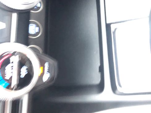 Used 2023 Genesis G70 2.0T image 19