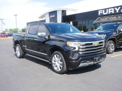 Used 2023 Chevrolet Silverado 1500 High Country w/ High Country Premium Package AWD/4WD image 2