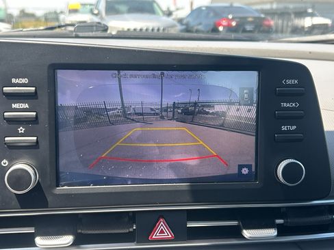Used 2021 Hyundai Elantra SEL FWD image 25