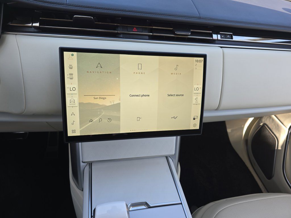 New 2025 Land Rover Range Rover SV AWD/4WD image 20