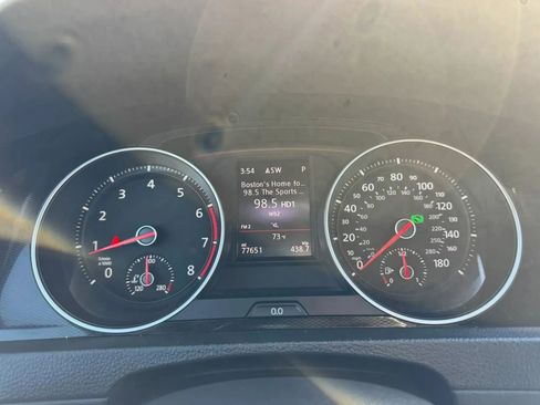 Used 2016 Volkswagen Golf 4-Door FWD image 18