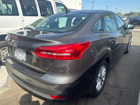 Used 2015 Ford Focus SE w/ Reverse Sensing Package FWD image 10