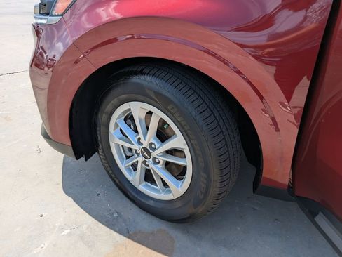 Certified 2024 Kia Carnival LX FWD image 36