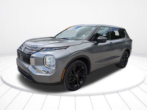 Used 2022 Mitsubishi Outlander SEL Black Edition image 8