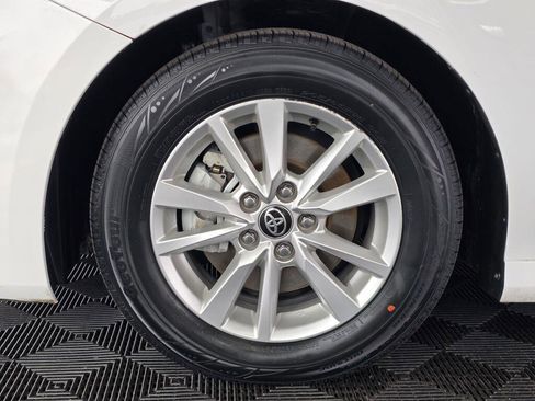 Used 2025 Toyota Camry LE FWD image 11