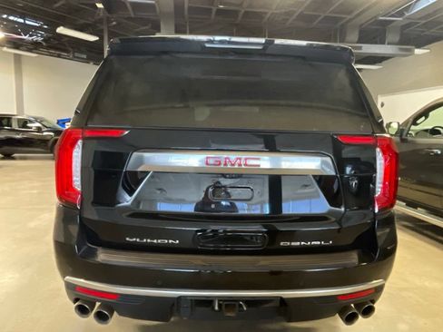 Used 2021 GMC Yukon XL Denali w/ Denali Premium Package AWD/4WD image 4