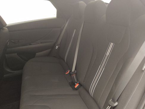 Used 2025 Hyundai Elantra Sport FWD image 18