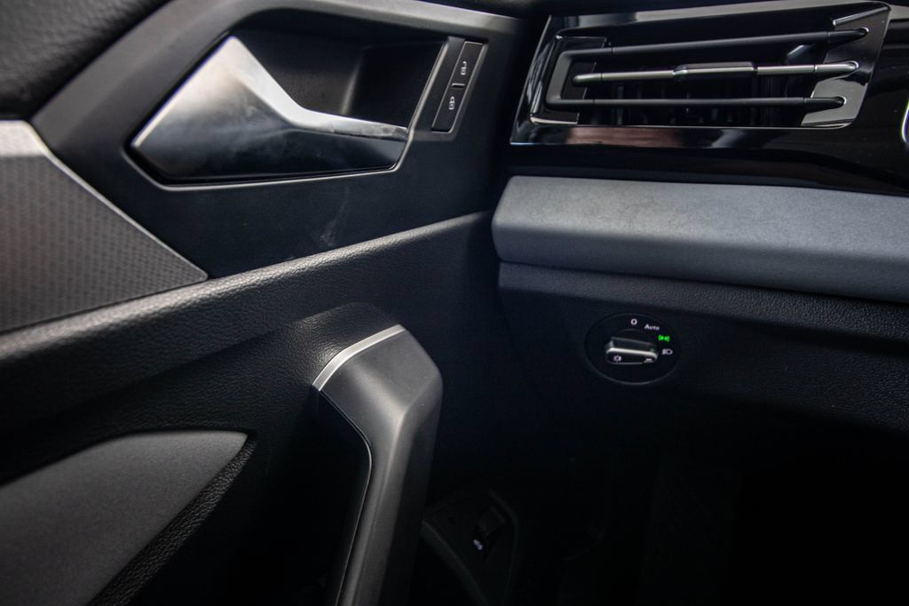 Certified 2026 Volkswagen Jetta SE FWD image 31