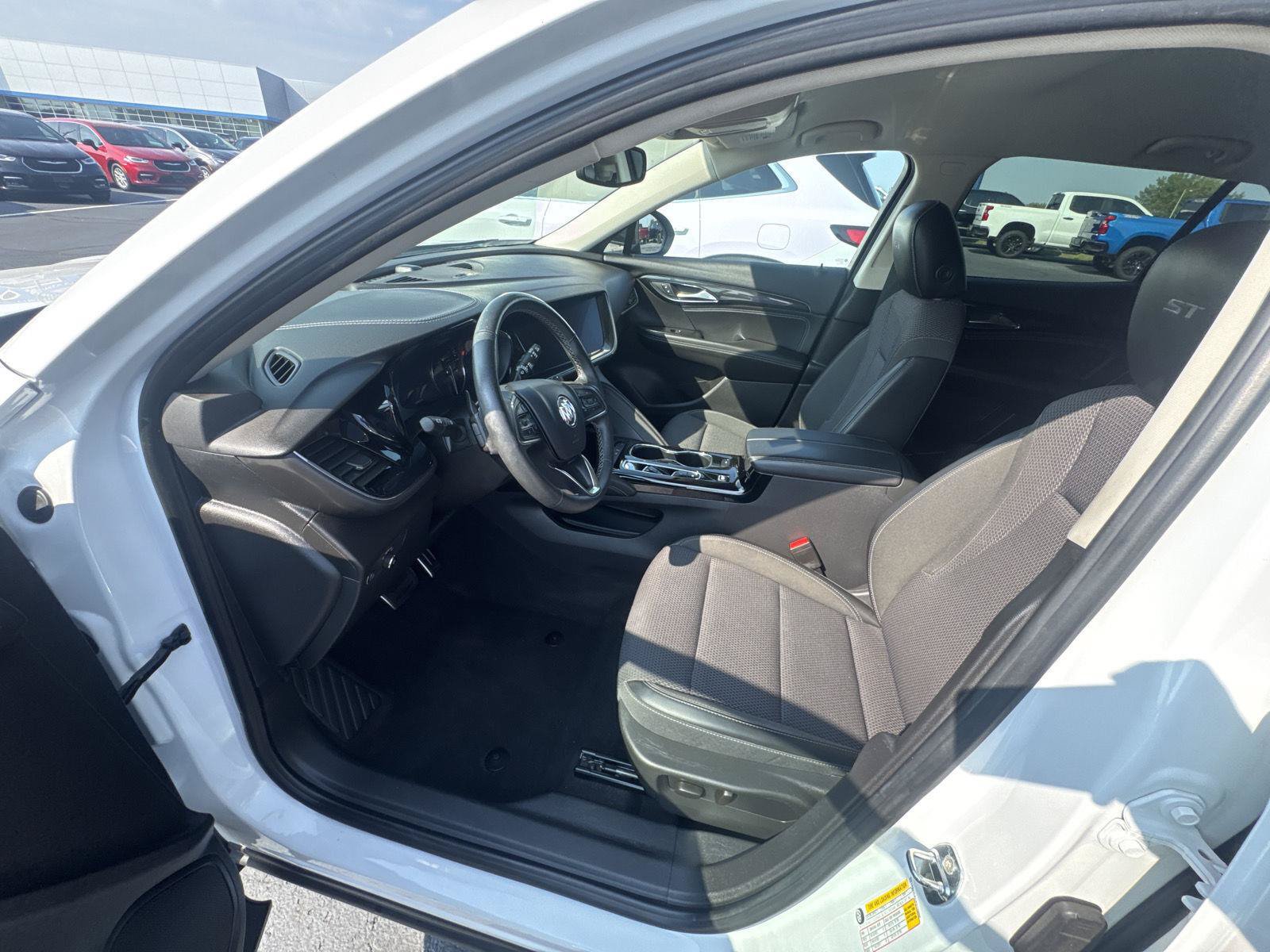 Used 2023 Buick Envision Preferred FWD image 7