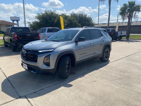 New 2027 Chevrolet Equinox RS w/ Safety and Technology Package FWD image 3