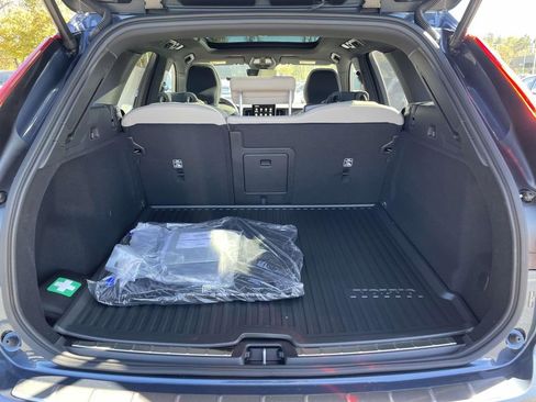 New 2026 Volvo XC60 B5 Plus w/ Protection Package Premier image 31