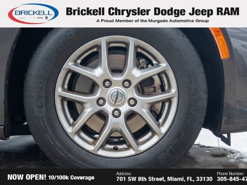 Used 2021 Chrysler Pacifica Touring image 35