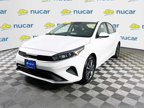 Used 2024 Kia Forte LXS FWD image 3