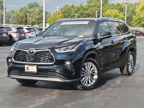 Used 2026 Toyota Highlander Platinum AWD/4WD image 2