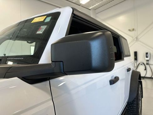 Used 2023 Ford Bronco Badlands w/ Sasquatch Package image 12