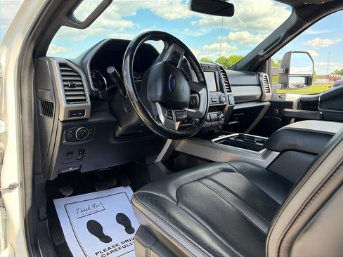 Used 2020 Ford F350 Platinum w/ FX4 Off-Road Package AWD/4WD image 18