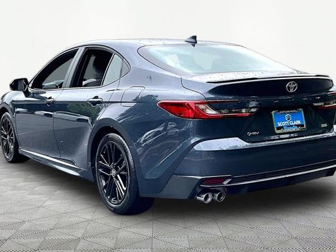 Used 2026 Toyota Camry SE FWD image 5