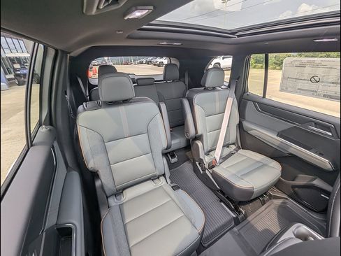 New 2026 GMC Acadia AT4 w/ Luxury Package AWD/4WD image 14