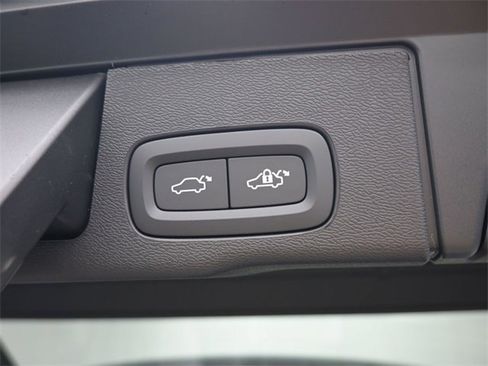 New 2026 Volvo XC60 B5 Ultra w/ Protection Package Premier image 33