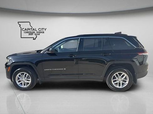 New 2026 Jeep Grand Cherokee Laredo image 2