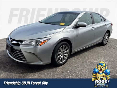 Used 2017 Toyota Camry XLE w/ Moonroof Package image 1