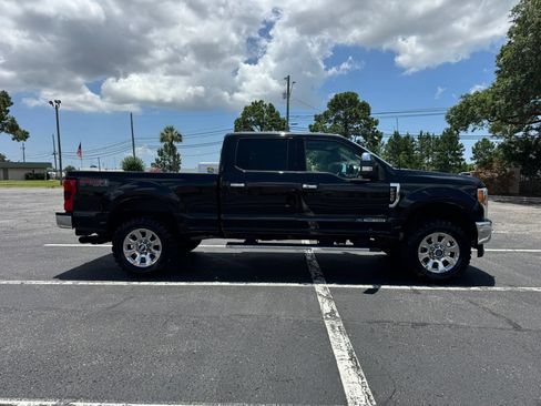 Used 2018 Ford F250 Lariat w/ Lariat Ultimate Package AWD/4WD image 5