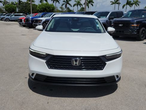 Used 2024 Honda Accord EX image 2