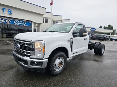 New 2025 Ford F350 XL w/ XL Chrome Package image 2