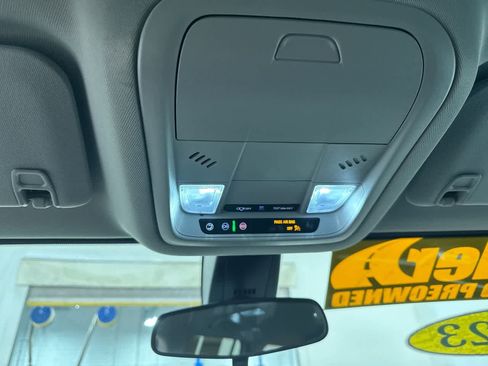 Used 2023 GMC Acadia SLE w/ Driver Convenience Package image 30