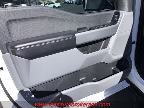 Used 2023 Ford F150 XLT w/ Trailer Tow Package image 9