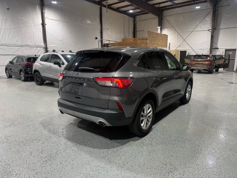 Used 2022 Ford Escape SE FWD image 6