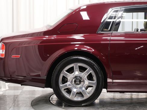 Used 2010 Rolls-Royce Phantom Sedan image 41