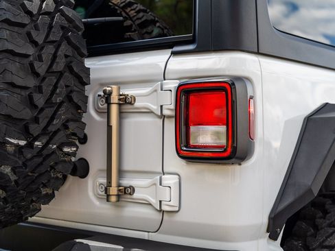 Used 2022 Jeep Wrangler Unlimited Sport AWD/4WD image 22