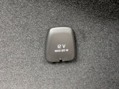 New 2026 Volvo XC90 B6 Plus w/ Protection Package Premier image 17