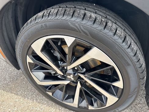 Used 2024 Mitsubishi Outlander SE image 10