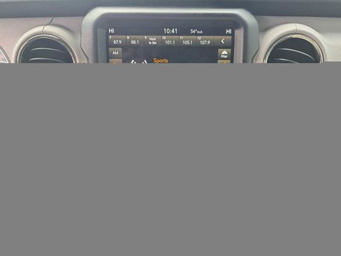 Used 2021 Jeep Wrangler Unlimited Sahara image 9