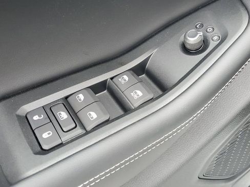 New 2025 Jeep Grand Cherokee L Altitude image 22