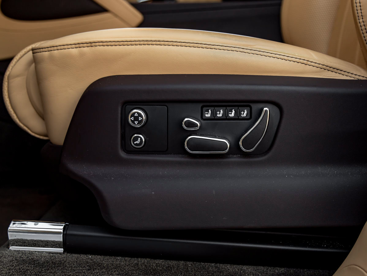 Used 2023 Bentley Bentayga AWD/4WD image 20