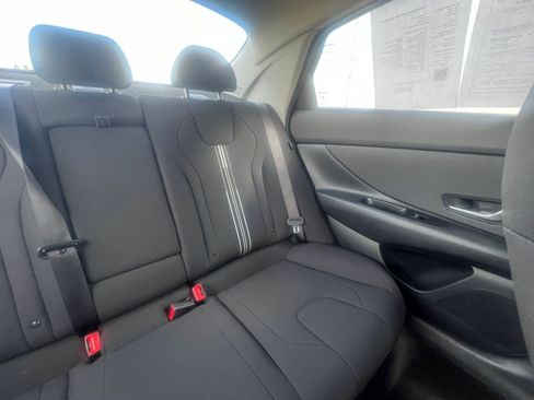 Used 2025 Hyundai Elantra SEL image 37