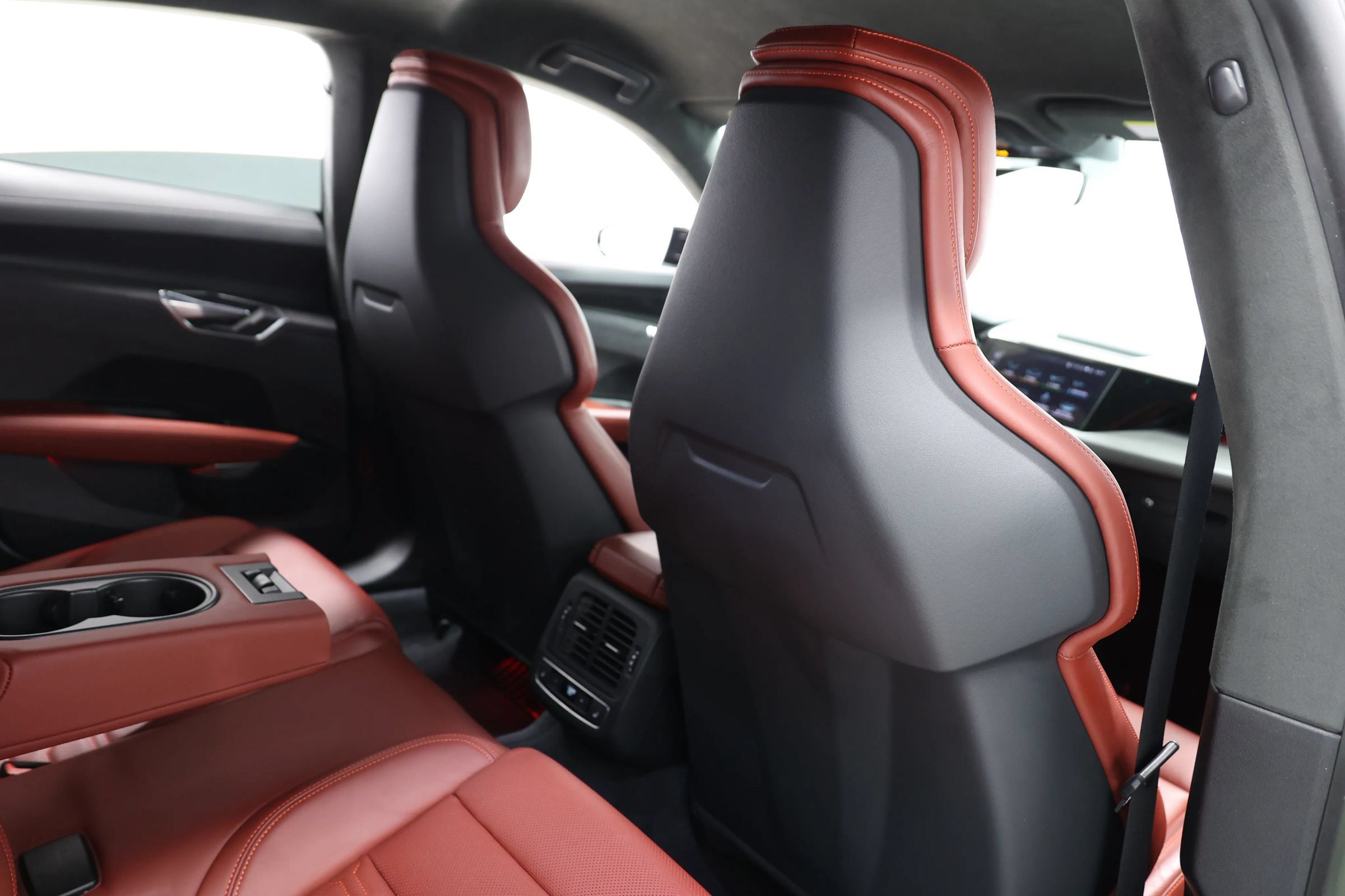 Used 2023 Audi RS e-tron GT w/ Carbon Performance Package AWD/4WD image 82