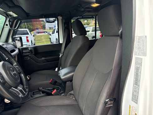 Used 2016 Jeep Wrangler Unlimited Sport w/ Dual Top Group AWD/4WD image 6