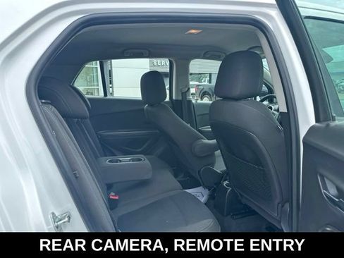 Used 2015 Chevrolet Trax LS FWD image 2