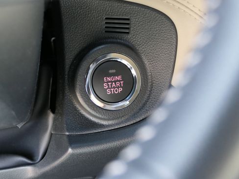 Certified 2025 Subaru Outback Premium image 17