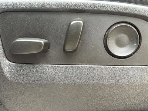 Used 2022 Chevrolet Silverado 1500 LT image 15